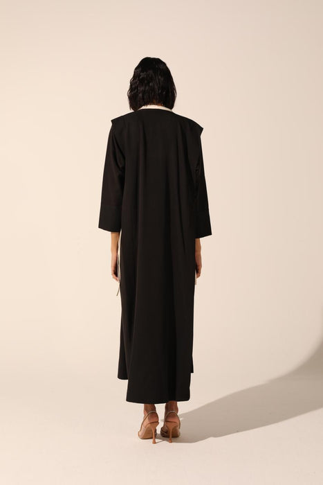 Elegant Embroidered Pocket Abaya in Crepe