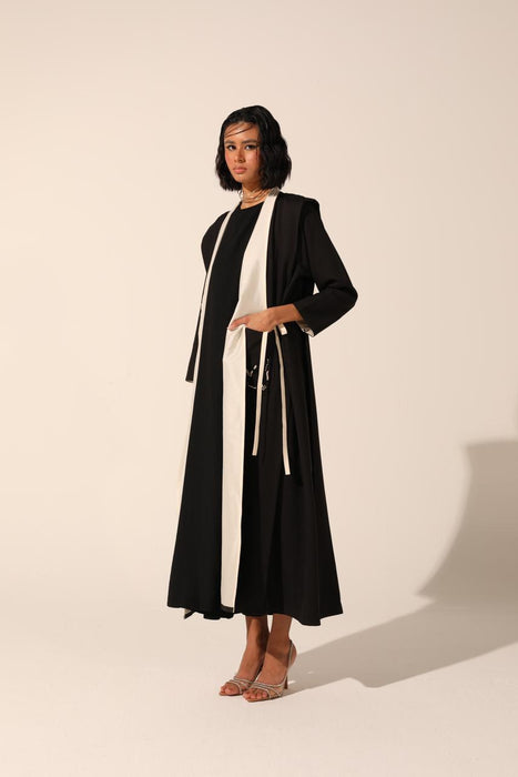 Elegant Embroidered Pocket Abaya in Crepe