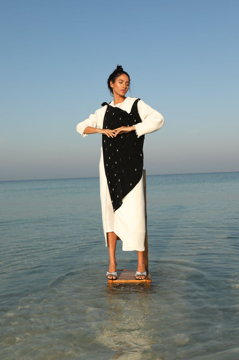 MAYA EMBELLISHED ABAYA